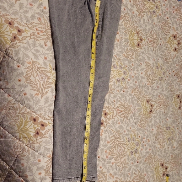 Democracy Women's Light Gray Cropped Jeans- Size 18 - Picture 8 of 9